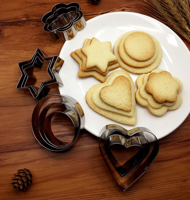 beicemania® 12 Christmas stainless steel Cookie Cutters Pastry Cutters Round Star Flower Heart Cookie Cutter Set